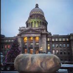 The Potato in front of the capitol building